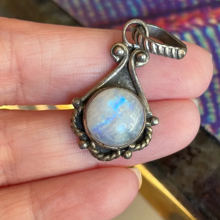 Love Vintage Paris Necklaces Moonstone Pendant Sterling Silver Vintage Love Vintage Paris Necklaces Moonstone Pendant Sterling Silver Vintage