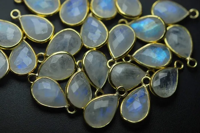 Beads Supplies USA 925 Sterling Silver Vermeil Rainbow Moonstone Faceted Pear Shape Pendant 10 Piece Of 18mm Necklaces